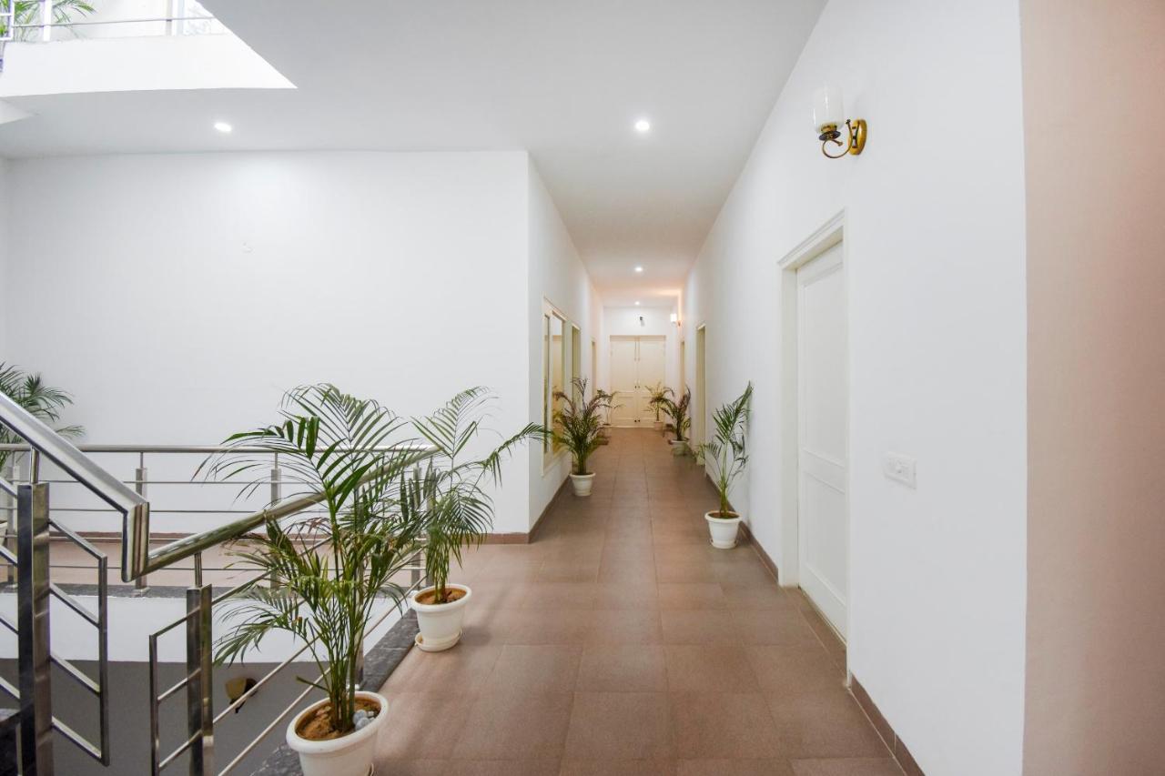 Oyo 75460 Sky High Residency Hotel Ludhiana Ngoại thất bức ảnh