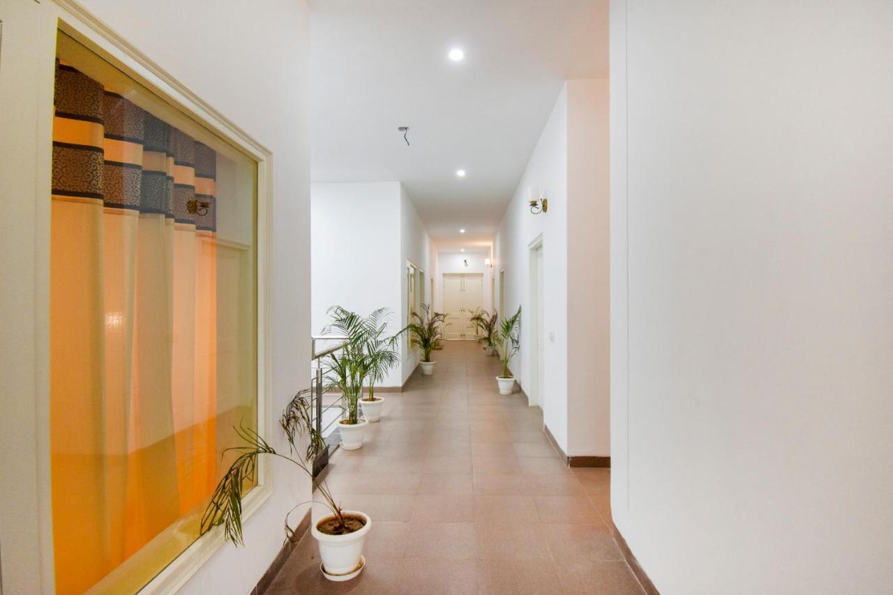 Oyo 75460 Sky High Residency Hotel Ludhiana Ngoại thất bức ảnh
