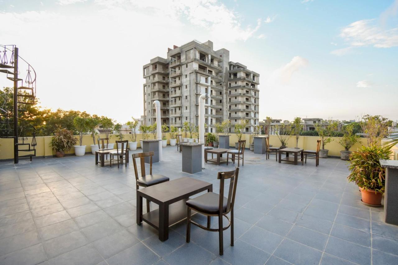 Oyo 75460 Sky High Residency Hotel Ludhiana Ngoại thất bức ảnh