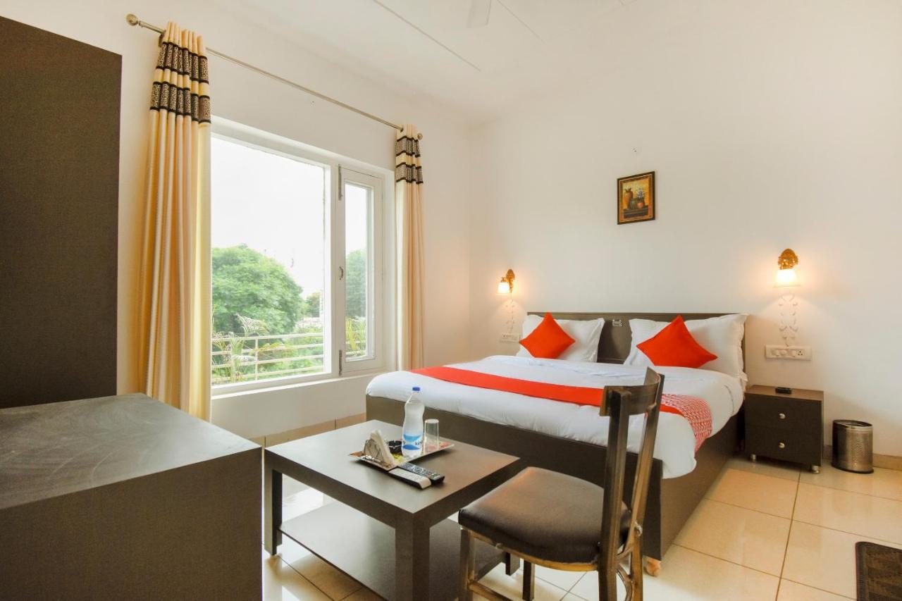 Oyo 75460 Sky High Residency Hotel Ludhiana Ngoại thất bức ảnh
